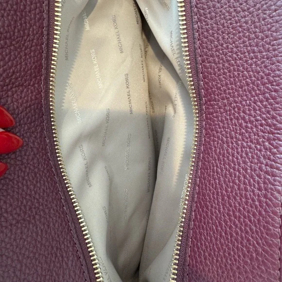 Michael Kors Maroon Jet Set Shoulder Bag - Picture 10 of 10